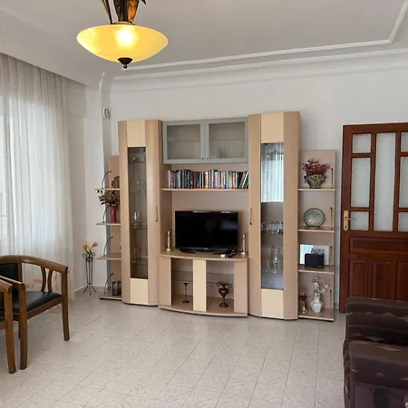 At The Cleopatra With A Balcony Appartement Alanya